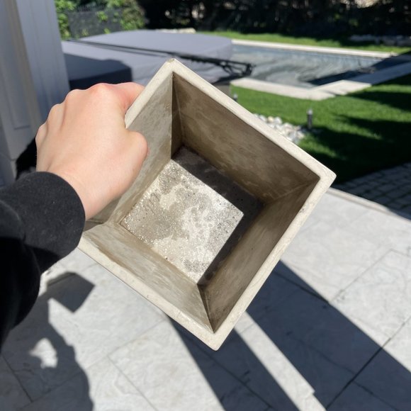 ✨ Snowflake Ceramic Planter | Colansanti's - Picture 5 of 6